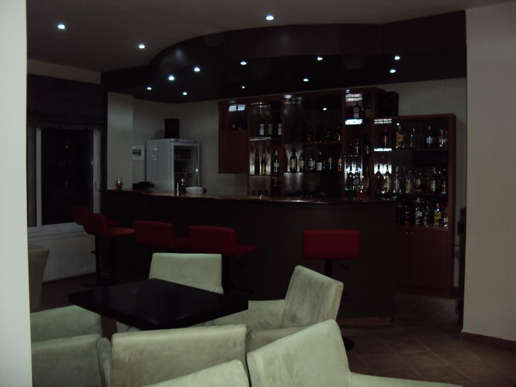 Aitheron Hotel Air Park Zervi Kültér fotó