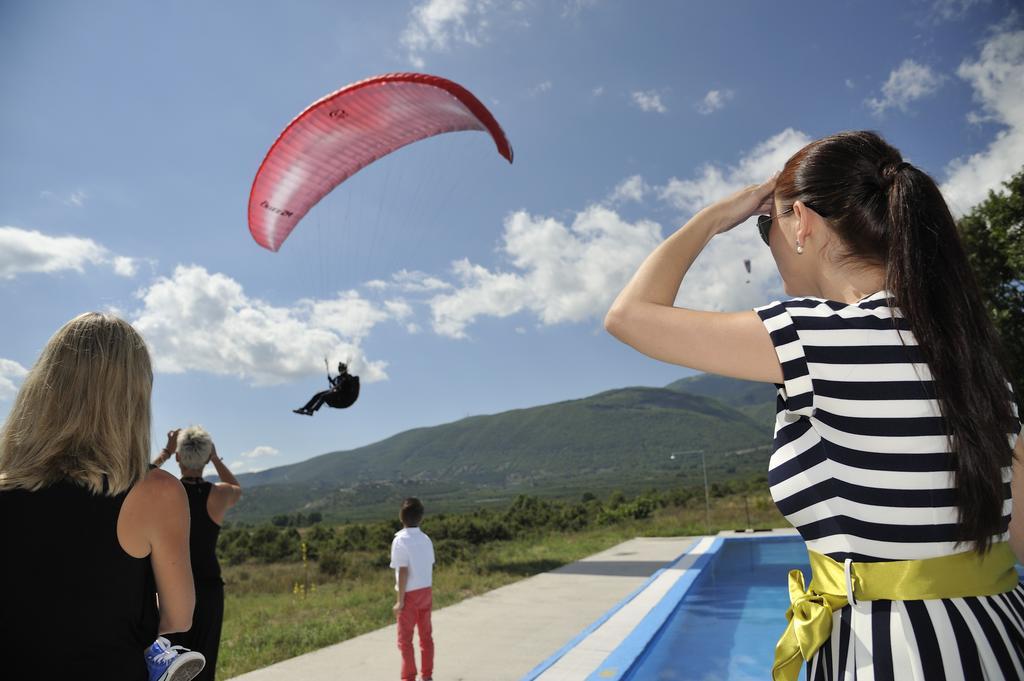 Aitheron Hotel Air Park Zervi Kültér fotó