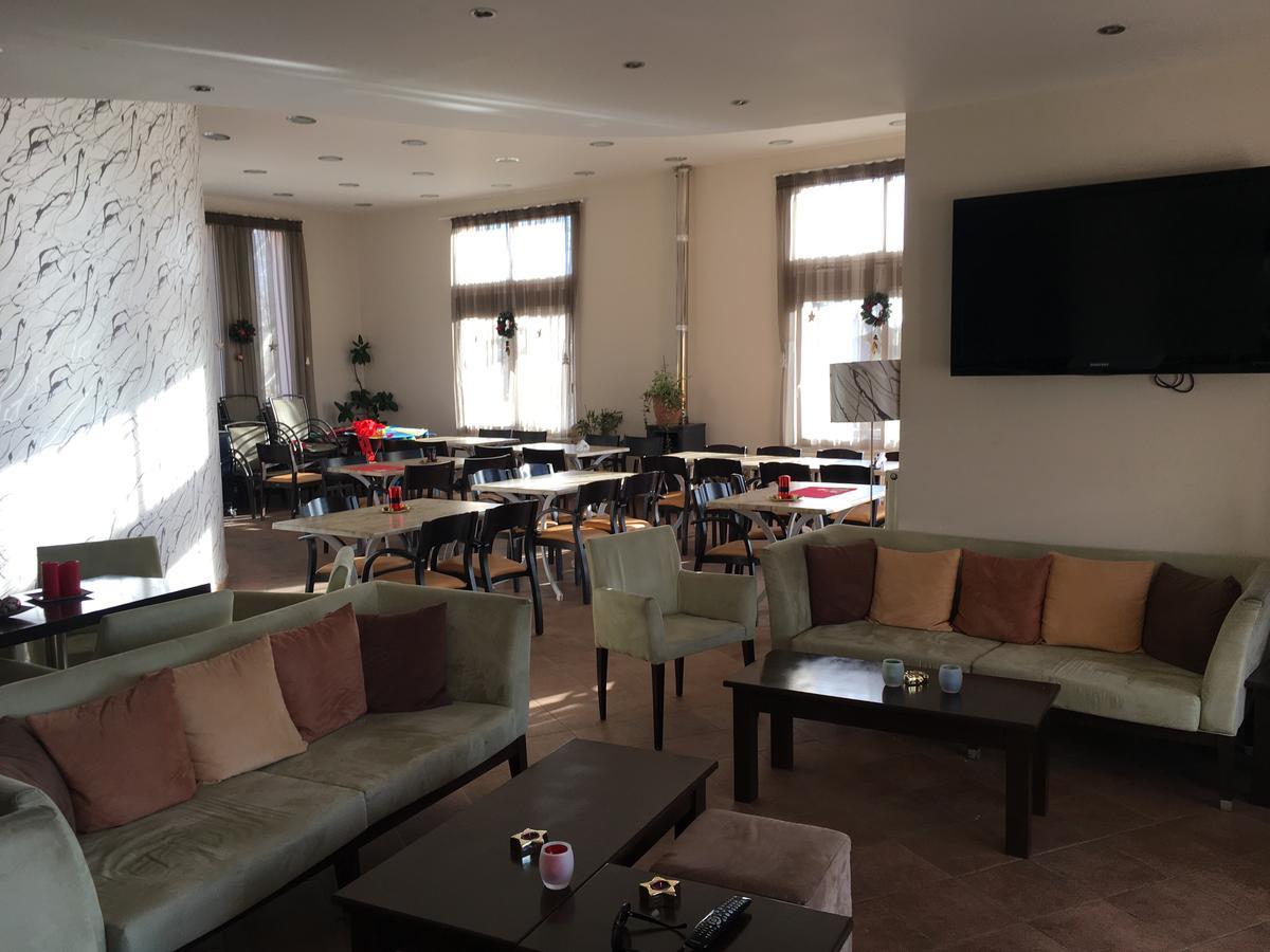 Aitheron Hotel Air Park Zervi Kültér fotó
